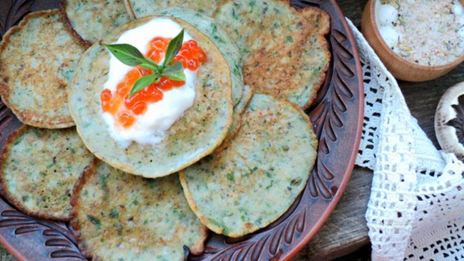 мини-блины со шпинатом и грибами