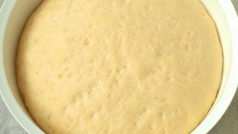 булочки с колбасой