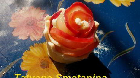 булочки с корицей и яблоками