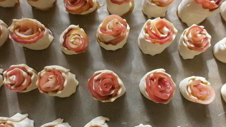 булочки с корицей и яблоками