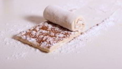 булочки с корицей из готового дрожжевого теста