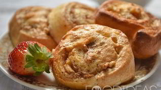 Булочки с яблоками и корицей