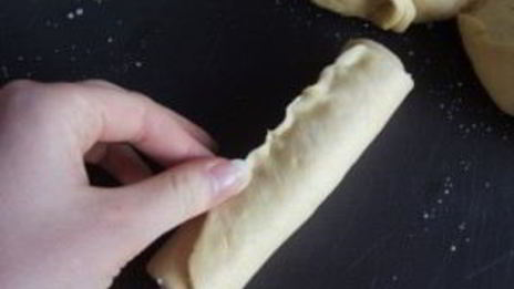 булочки-сердечки с сахаром