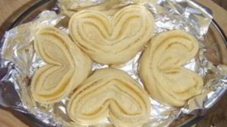 булочки-сердечки с сахаром