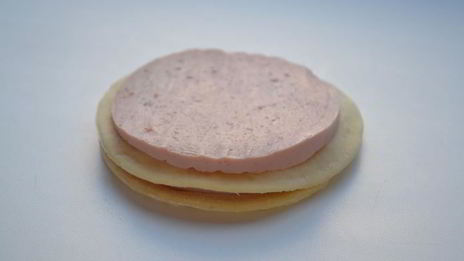 булочки-тюльпаны с колбасой