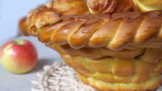 Корзинка с булочками