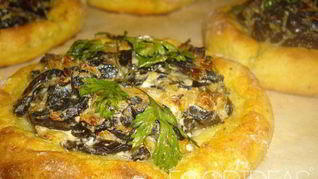 Мини-ватрушки с паштетом