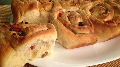 традиционные булочки с фруктами