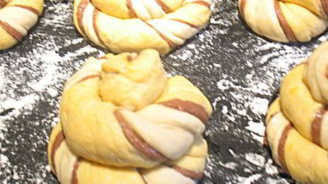 трехцветные булочки