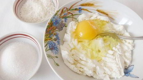 творожные ватрушки под сливками