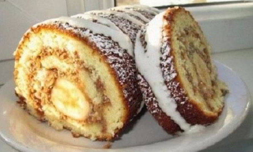 Рецепт быстрого рулетика с бананом к чаю