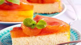 Чизкейк с консервированными персиками