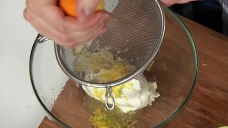 домашний чизкейк с соусом фламбе из вишни