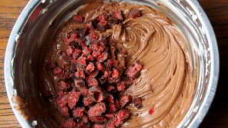 шоколадный чизкейк с вишней