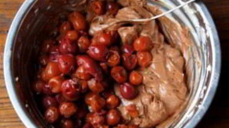 шоколадный чизкейк с вишней