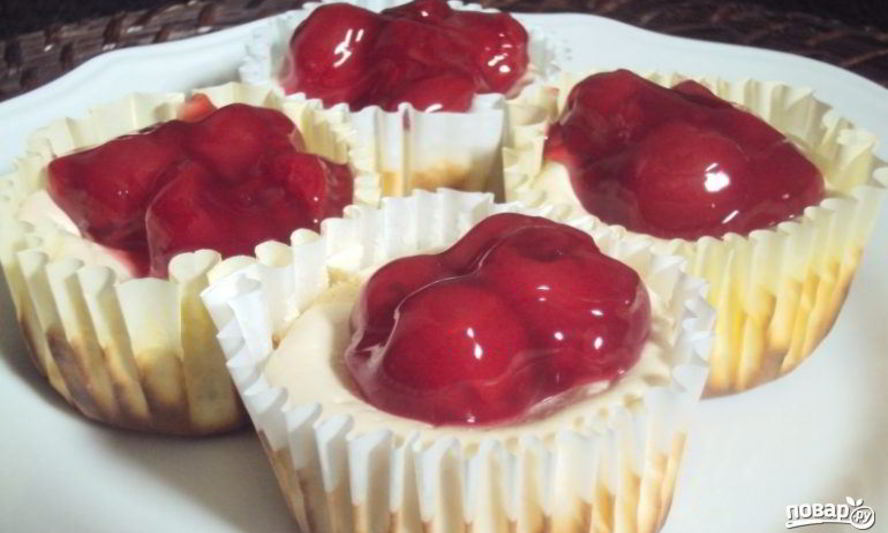 Рецепт вишневых мини-чизкейков
