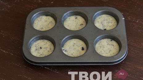 кекс с изюмом