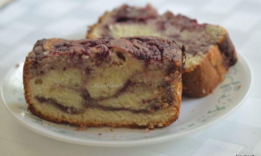 Рецепт кекса с ягодным соусом