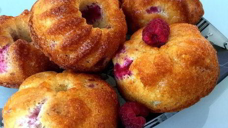 кексы с малиной и миндалем