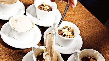 холодно-горячий шоколадный кекс-пудинг