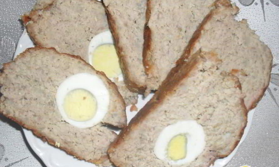 Рецепт мясного кекса с яйцом
