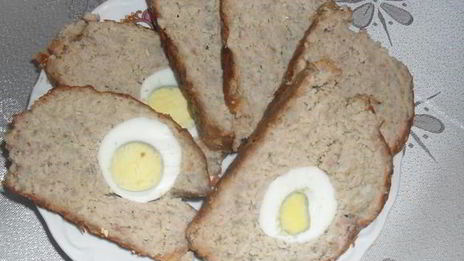 мясной кекс с яйцом