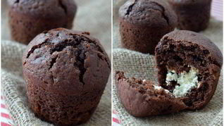Очень шоколадные кексы с творожным центром