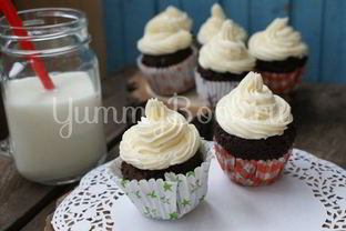 Шоколадные капкейки с кремом