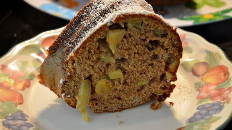 яблочный кекс с изюмом и клюквой