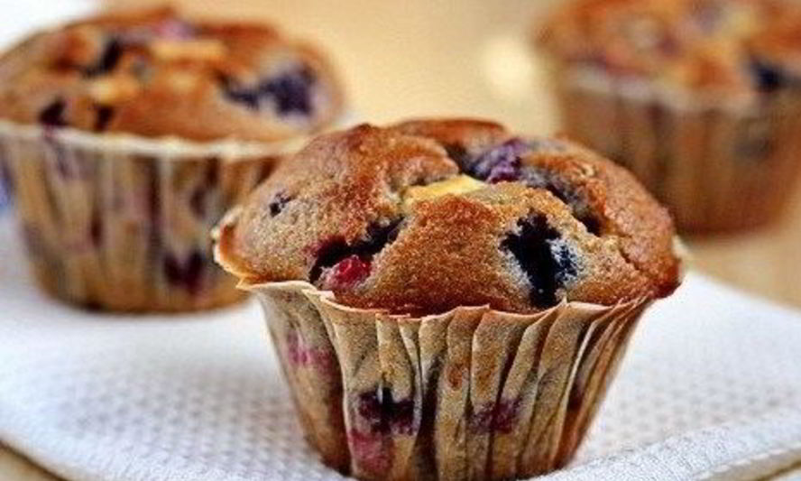 Рецепт ягодных кексов с белым шоколадом