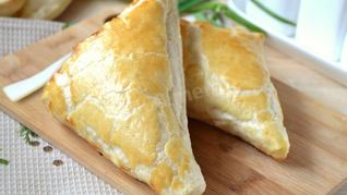 Хачапури из готового слоеного теста