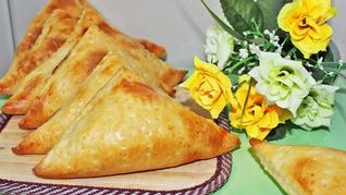 Хачапури из слоеного теста с сыром в духовке