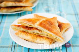 Хачапури из слоеного теста