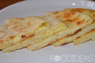 Хачапури с адыгейским сыром