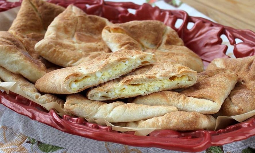 Рецепт хачапури с брынзой из слоеного теста