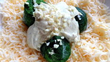 хачапури со шпинатом и сыром