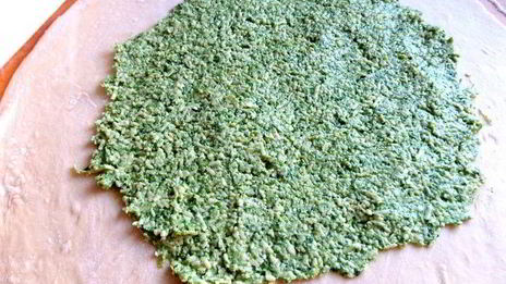 хачапури со шпинатом и сыром