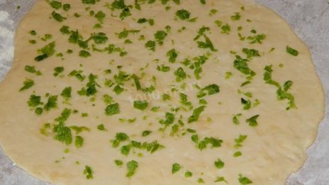 багет с чесноком и зеленью