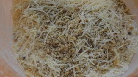 ирландский содовый хлеб с пармезаном и грецкими орехами