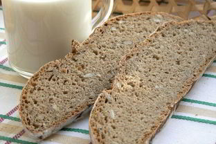 Хлеб ржаной на закваске с семечками