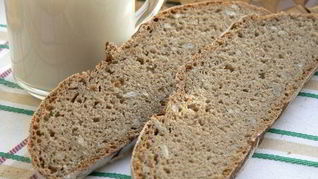 Хлеб ржаной на закваске с семечками