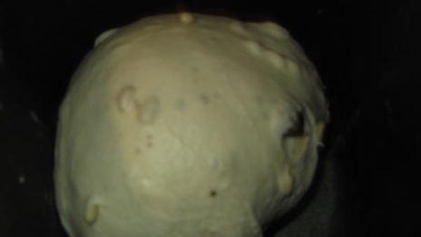 хлеб с шоколадом и кедровым орехом