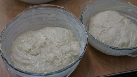 крестьянский хлеб с хрустящей корочкой