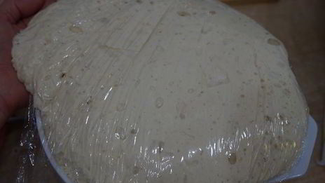 крестьянский хлеб с хрустящей корочкой