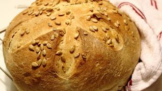 Пшенично-ржаной хлеб с семечками