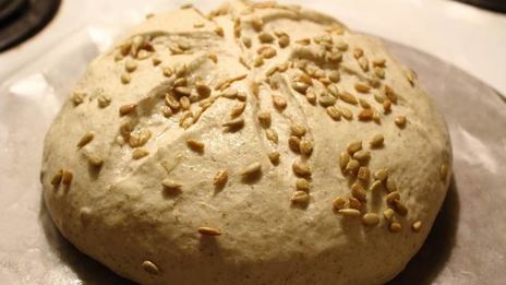 пшенично-ржаной хлеб с семечками