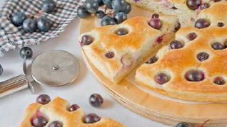 Сладкий итальянский хлеб с виноградом