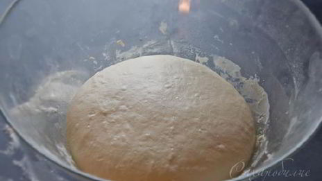 сладкий итальянский хлеб с виноградом