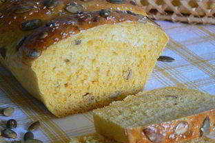 Тыквенный хлеб с тыквенными семечками