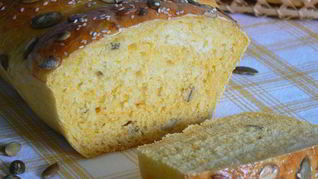 Тыквенный хлеб с тыквенными семечками